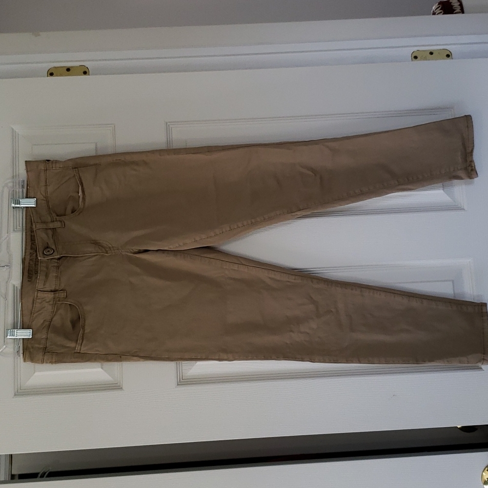 American Eagle khaki jean/jegging